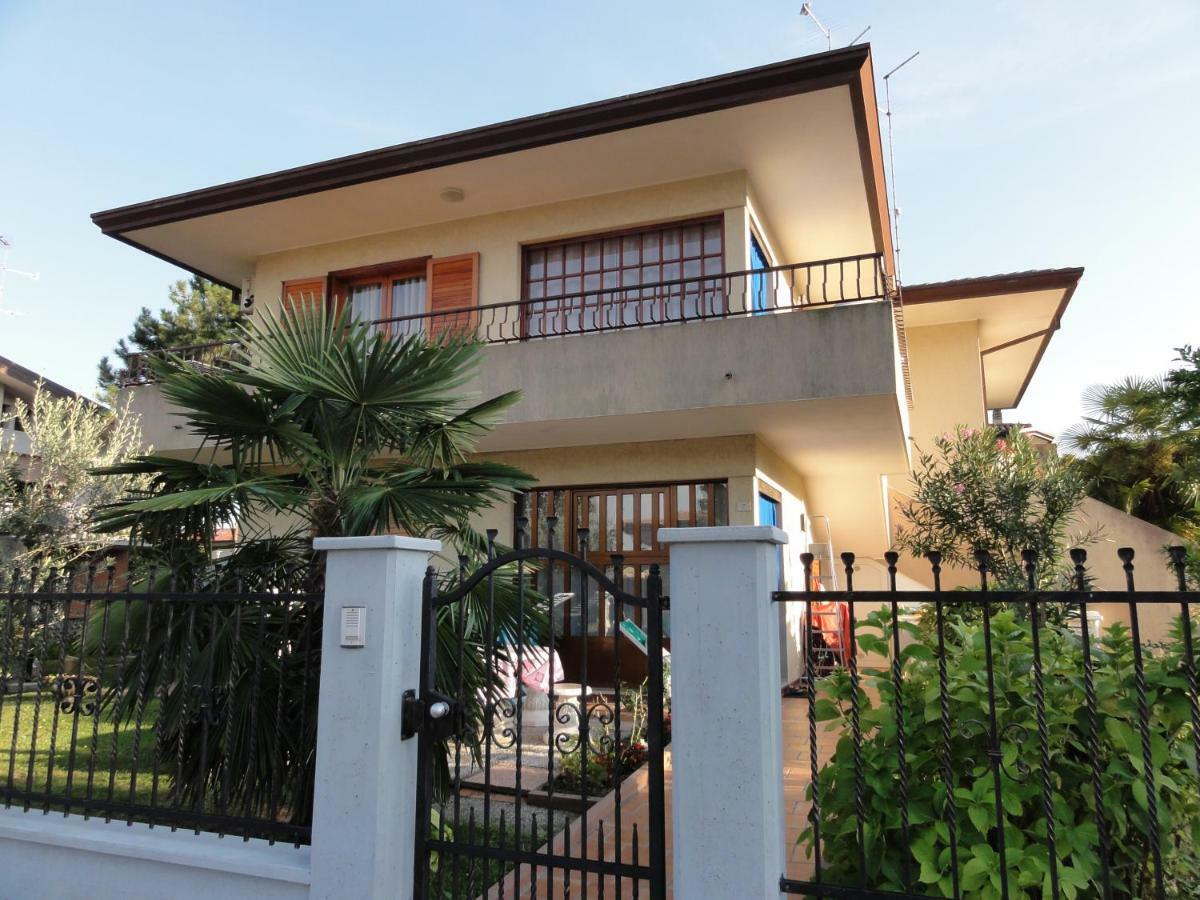 Villa Paola Bibione Bagian luar foto